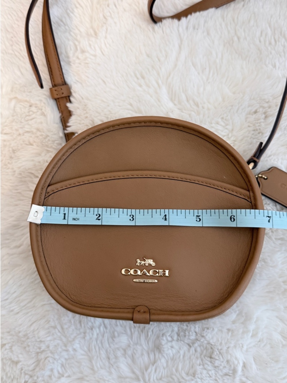 Coach Tan Leather Round Canteen Crossbody Bag EUC - Picture 12 of 14
